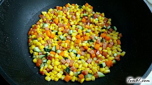 【火腿炒玉米粒】