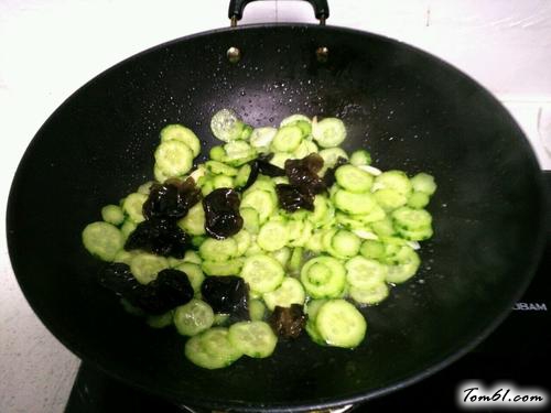 【黄瓜炒木耳】