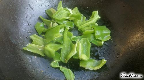 【大辣椒炒土豆片】