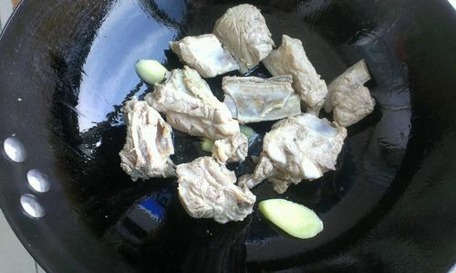 【简易可乐排骨】