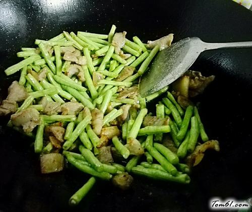 【豆角炒猪肉】