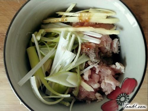 【酱香肉末烧茄子】