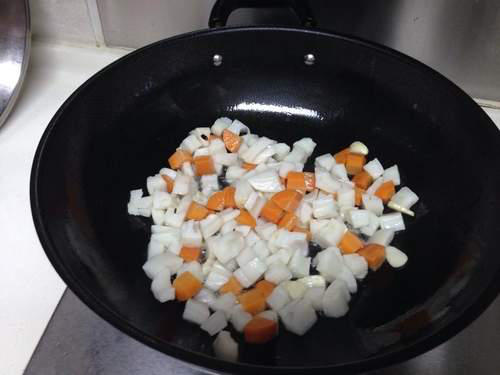 【辣炒什锦藕丁】