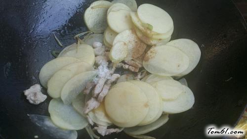 【大辣椒炒土豆片】