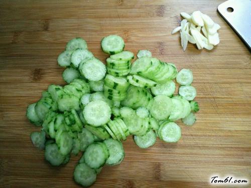 【黄瓜炒木耳】