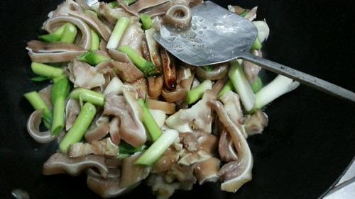 【红烧猪耳朵】