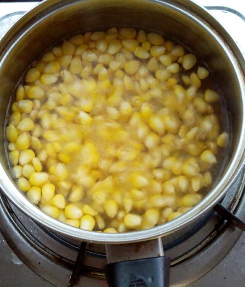 【玉米炒胡萝卜丁】