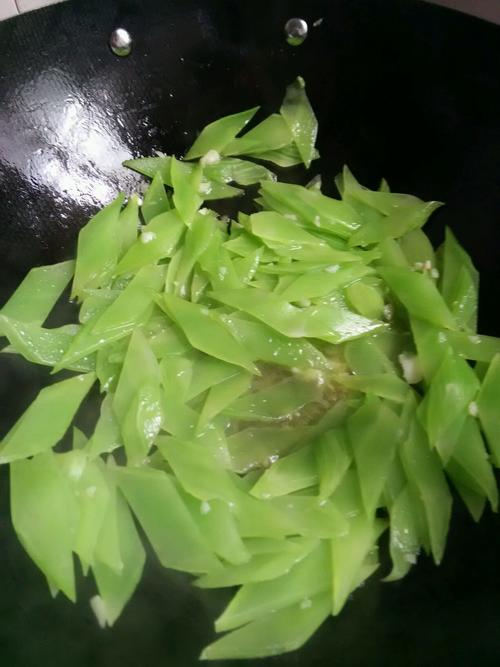 【清炒莴笋片】