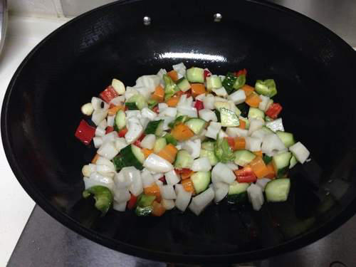 【辣炒什锦藕丁】