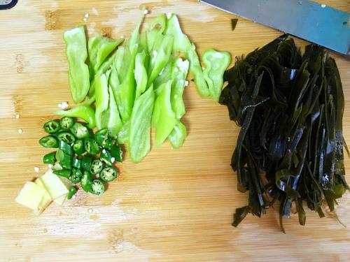 【辣炒海带丝】