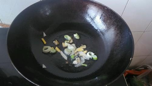 【青椒炒豆皮】