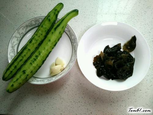 【黄瓜炒木耳】