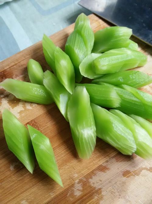 【清炒莴笋片】