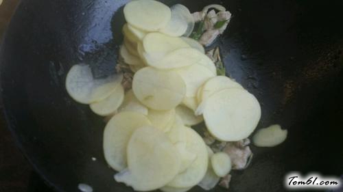 【大辣椒炒土豆片】