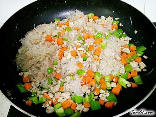 【肉末炒粉丝】