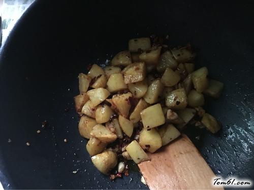 【红烧土豆块】