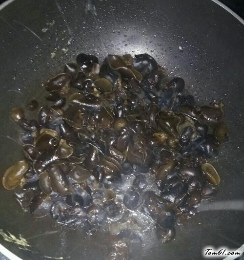 【木耳虾仁炒蛋】