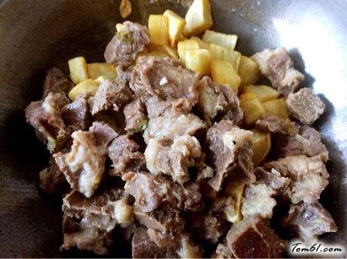 【牛肉烧土豆】