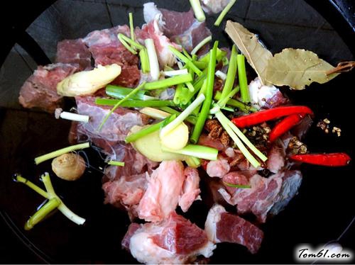 【牛肉烧土豆】