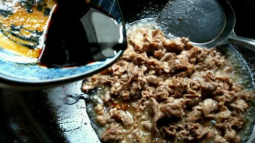 【葱爆羊肉片】