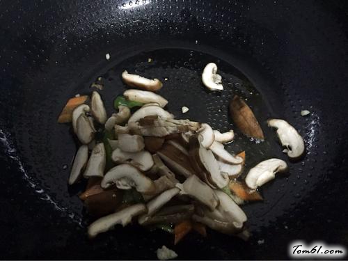 【香菇炒豆腐】