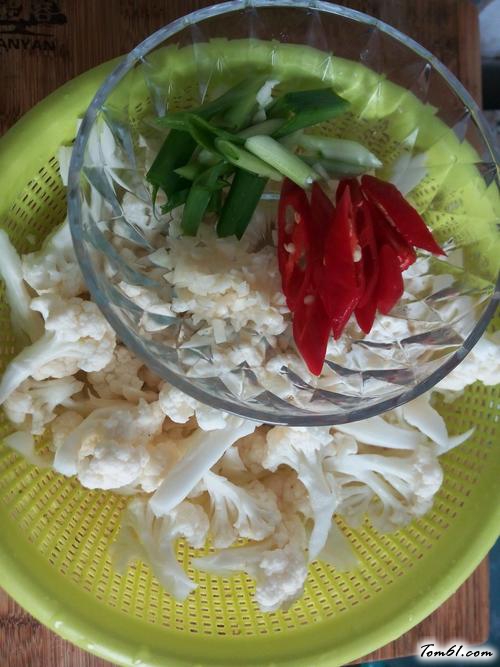 【花菜炒腊肉】