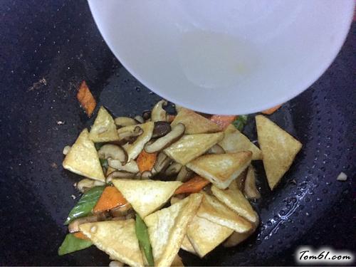 【香菇炒豆腐】