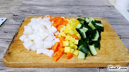 【小米椒泡三丁】