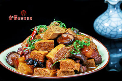 香菇烧冻豆腐怎么做好吃，冻豆腐这么烧更美