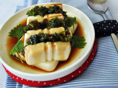 皮蛋豆腐怎么调味足够好吃，我家的皮蛋豆腐