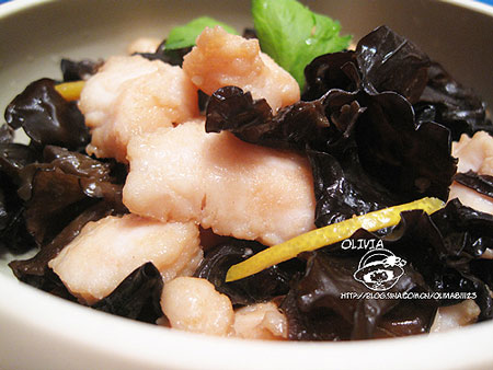 龙利鱼炒黑木耳，很完美的荤素搭配