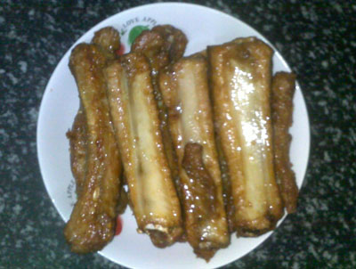 油炸蒜香排骨的做法，适合家庭的简单蒜香排