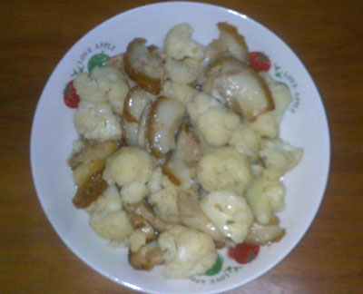 腐皮白肉炒花菜也是很好吃的私房菜