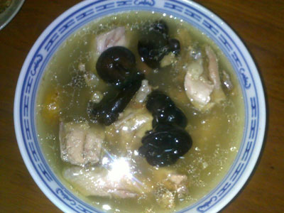 老母鸡浓鸡汤的简单私房做法，老母鸡汤怎么