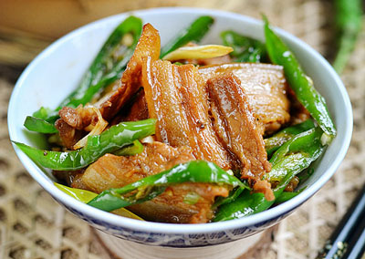 农家小炒肉怎么做香辣够味，好吃不停嘴