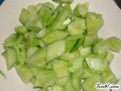 凉拌黄瓜的私房做法,凉拌黄瓜怎么做人见