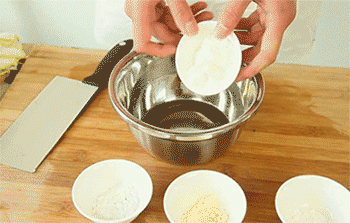 【椒盐虾】面粉