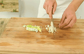 【豆角炒肉】蒜