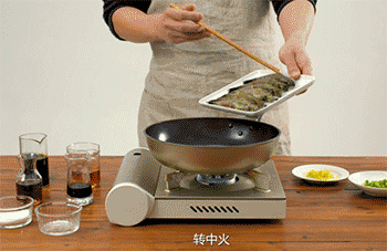 【红烧大虾】放入虾