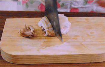 【葱油鸡】切鸡肉