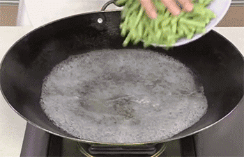 【豆角炒肉】煮豆角