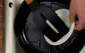 【红烧大虾】爆香