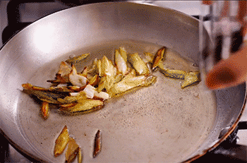 【葱油鸡】加花椒