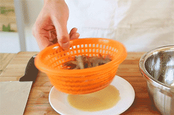 【干锅虾】沥干