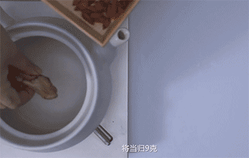 【炖羊肉】放香料