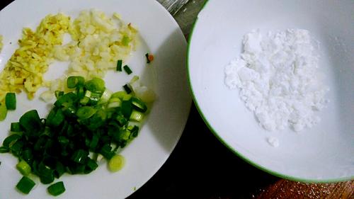 【肉丸子包白萝卜】