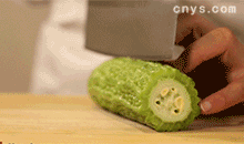 【苦瓜炒鸡蛋】去籽