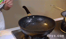 【红扒肘子】锅内下油