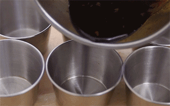 【鸡蛋布丁】倒入模具