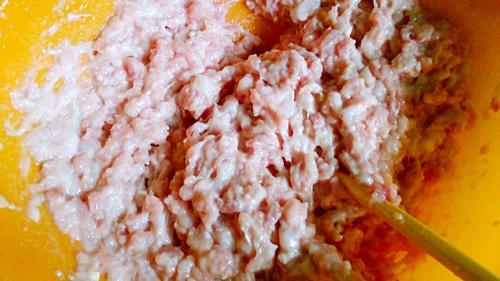 【肉丸子包白萝卜】